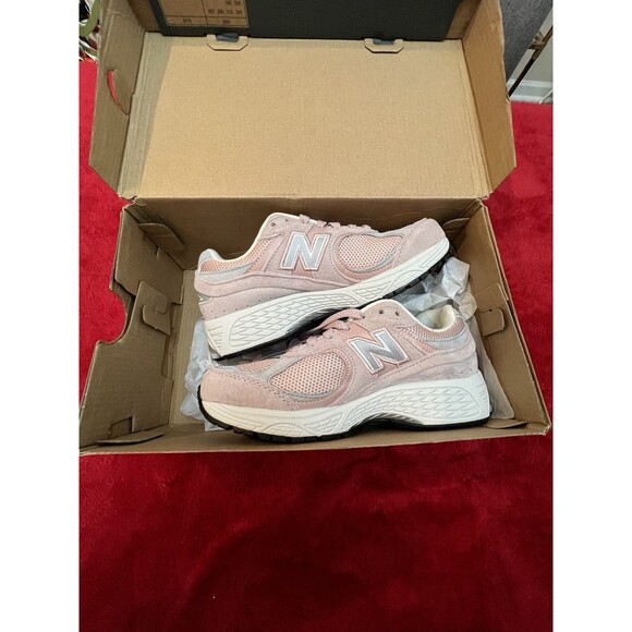 New Balance 2002R Pink Sand White ML2002R4 Youth Size 4 - Picture 6 of 13